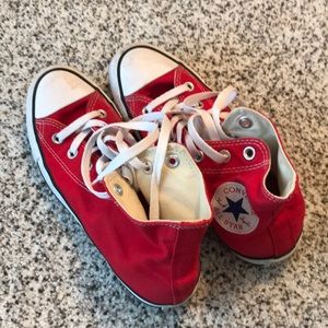 Red Converse !